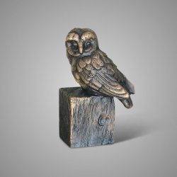 Owl at a Statue Majestic Brown D.14 H.20