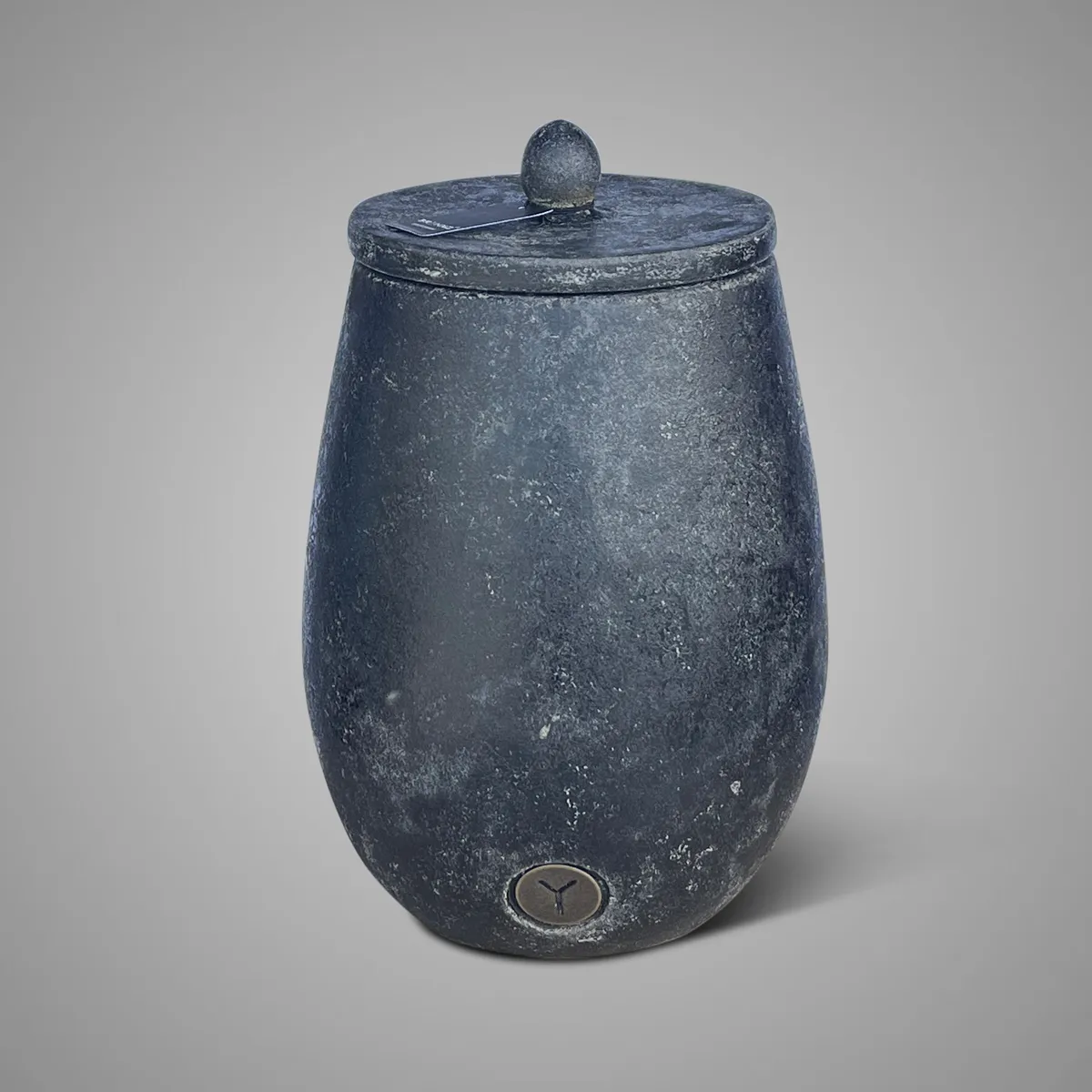 Pot and Top Basic Basalt L D.21 H.30