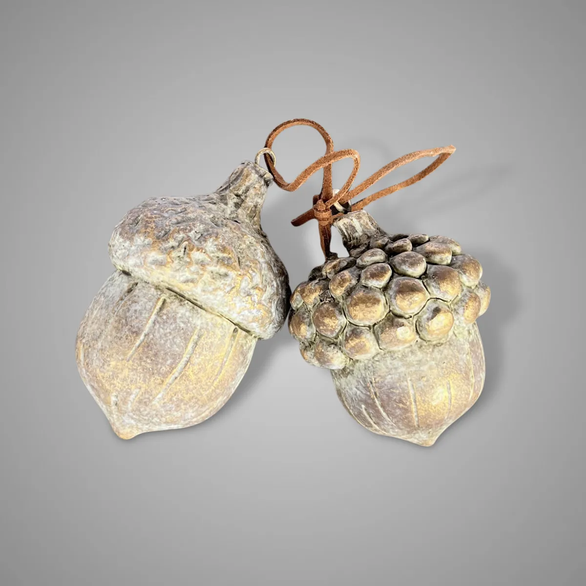 Set. of 2 Acorns Jewel D.10-9 H.6