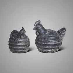 Set of 2 Chicken Relief Basalt D.19-19 H.17-14