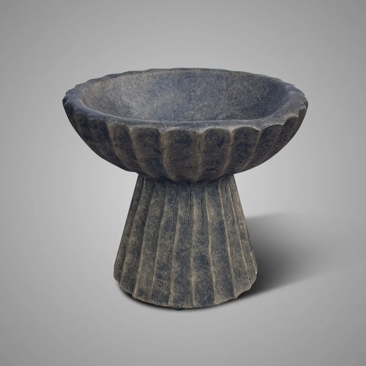 Bowl Relief on Foot Majestic Brown D.18 H.15